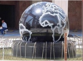 Gartenbrunnen aus Naturstein – Modell BR004