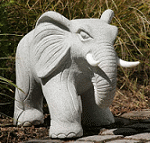 Elefant aus hellem Naturstein – Modell FG004