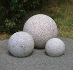 Steinkugeln aus Granit als Gartendekoration – Modell FG006